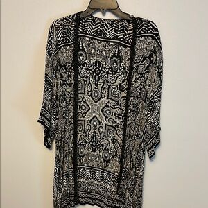Women’s Black and White Paisley Kimono Cardigan